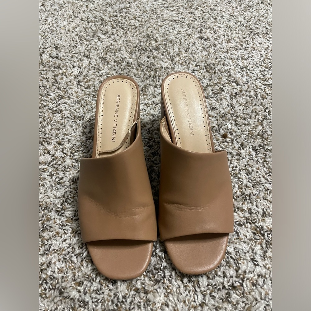Adrienne Vittadini Nude Heels Size 8.5
